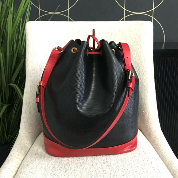 Authentic Louis Vuitton bucket bag black Epi leather - Picture 7 of 16